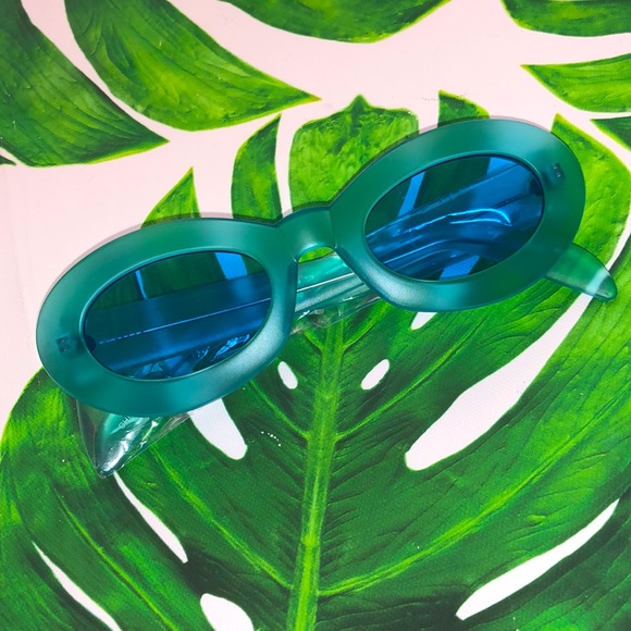 SOLD - Picture 4 of 7